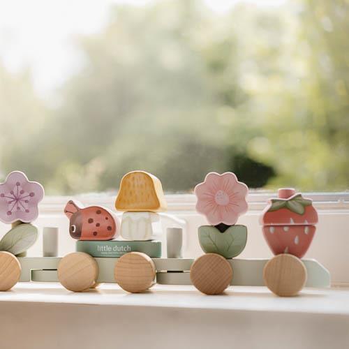 LD7335 Fairy Garden 06 Дрвен воз сложувалка - Fairy Garden, Little Dutch - детали од вагонот